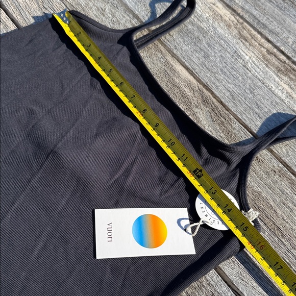VUORI Pose Cami BLACK SIZE MEDIUM NWT - Picture 4 of 5